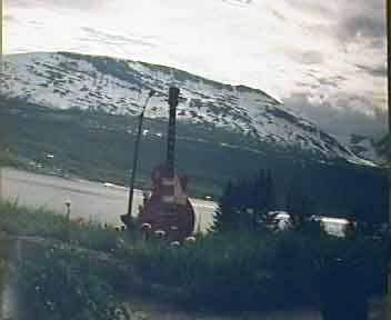 Guitar and Limountain